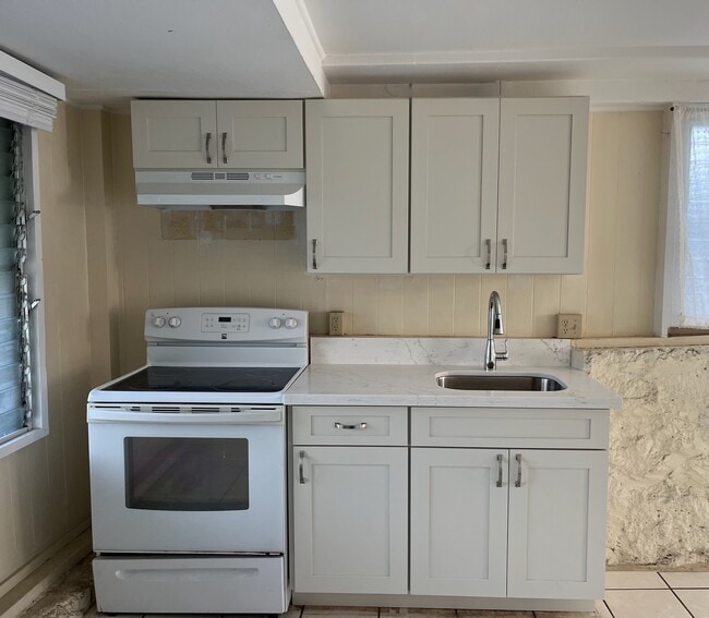 New Kitchen cabinets) - 3173 Harding Ave