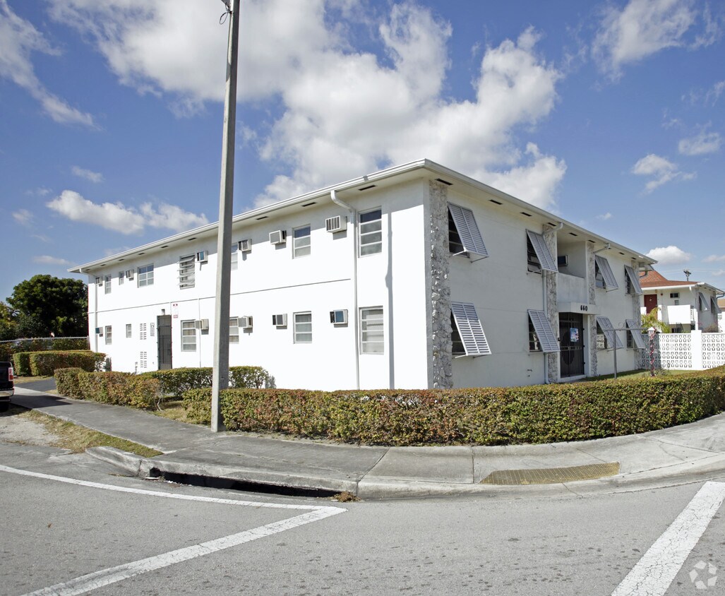 Foto del edificio - 660 SW 57th Ave