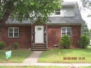 Building Photo - 143 Vineyard Rd