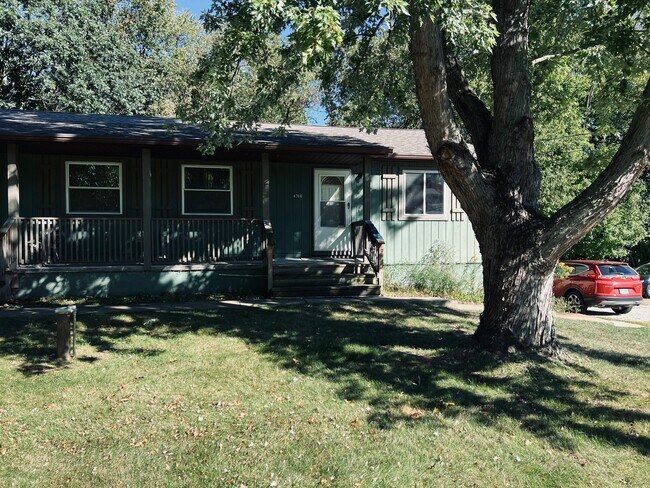 Building Photo - 4788 Sunnybrook Rd