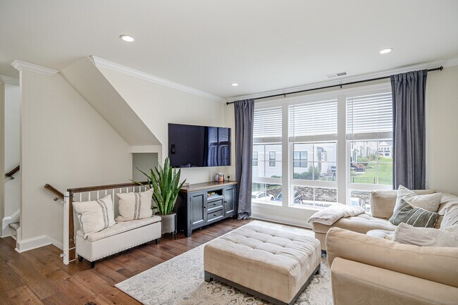 Building Photo - 159 Brentwood Cir