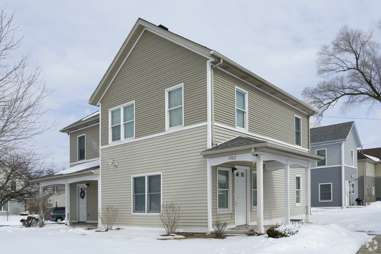 Primary Photo - New Heritage Homes