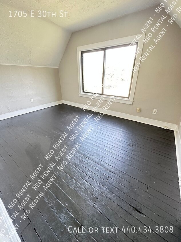 Foto principal - 1705 E 30th St