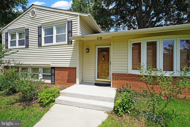 Building Photo - 8905 Valley Forge Dr