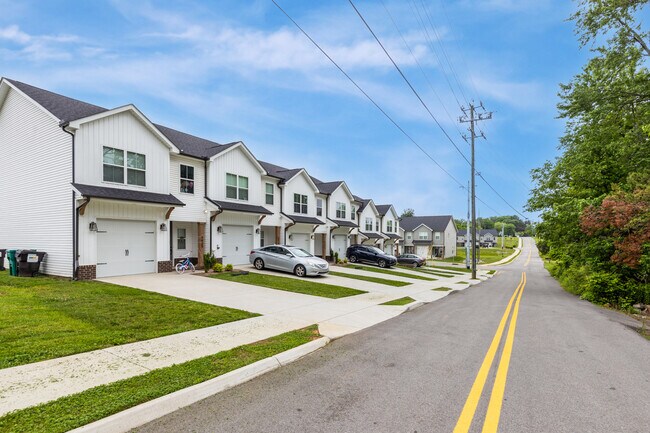 Foto del edificio - 7429 Thomas Ln