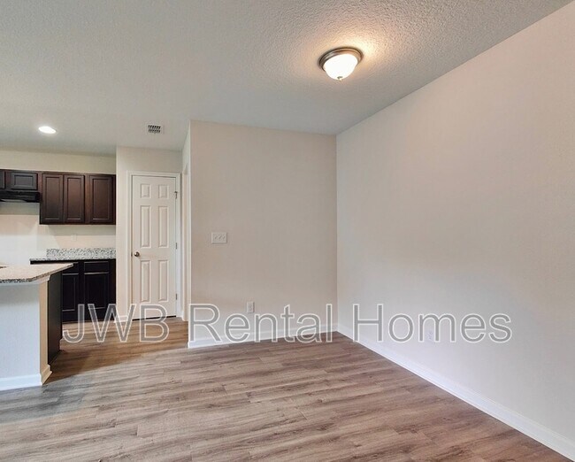 Foto del edificio - 452 Malcross Ave