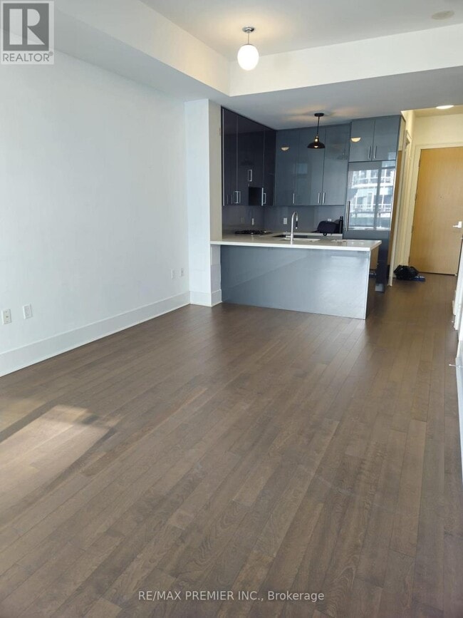 Building Photo - 29 Queens Quay E