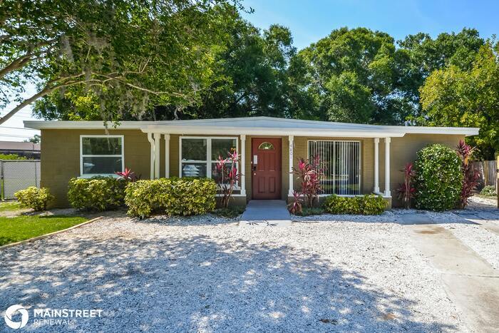 Primary Photo - 4801 BELL MEADE DR, SARASOTA, FL 34232