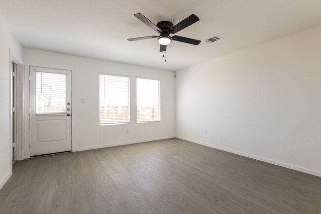 Foto del edificio - 1818 Musk Rose