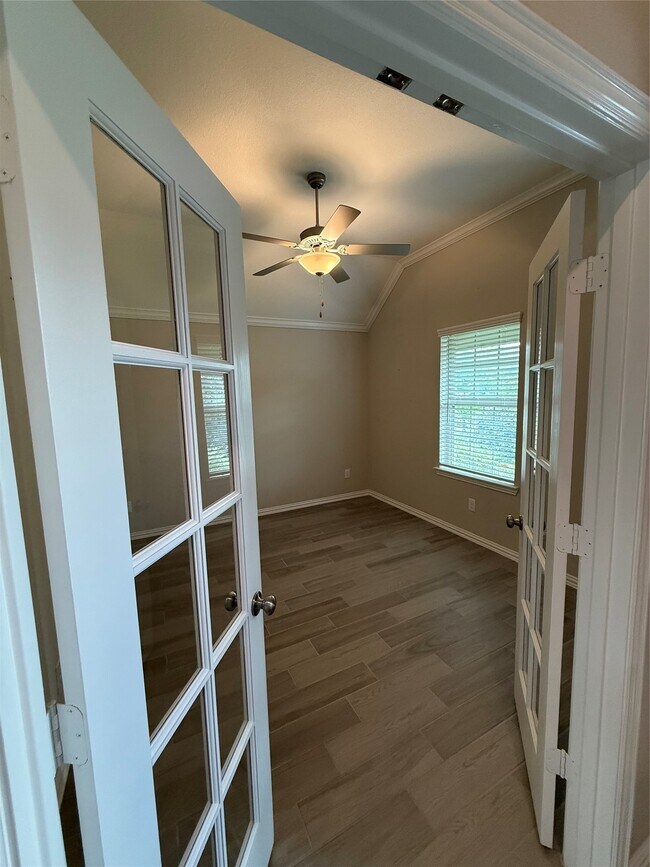 Building Photo - 1562 Ancient Oak Ln