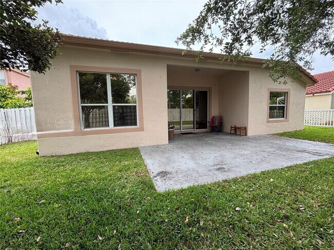 Foto del edificio - 13317 NW 15th Ct