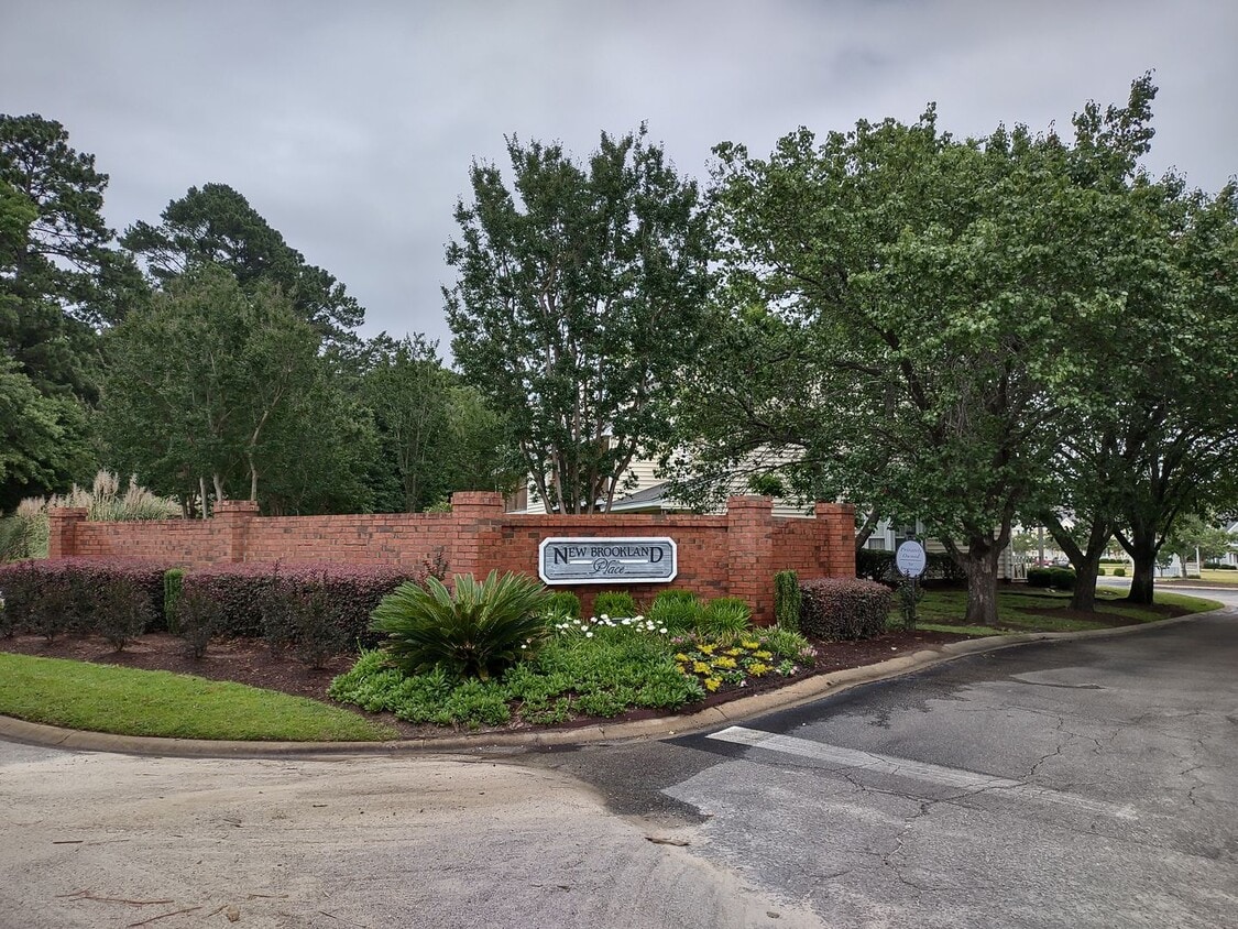 Foto principal - Adorable Two Bedroom Two Bath Condo - Just...