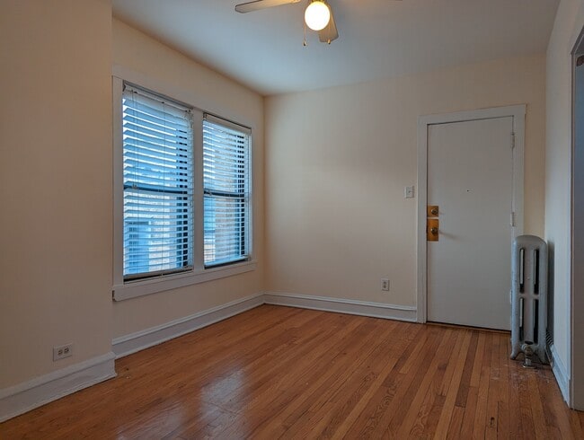 Foto del edificio - 2649.5 N Spaulding Ave
