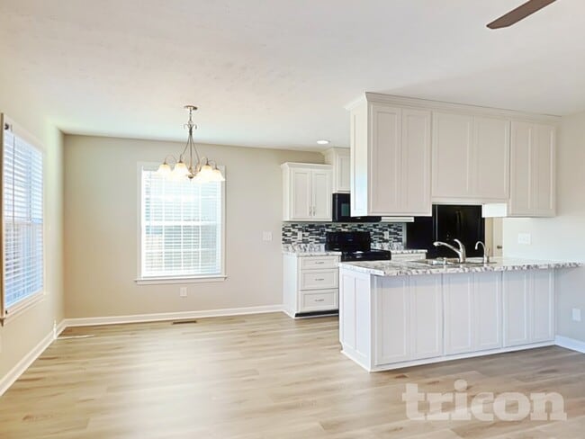 Building Photo - 1820 Elizabeth Ln