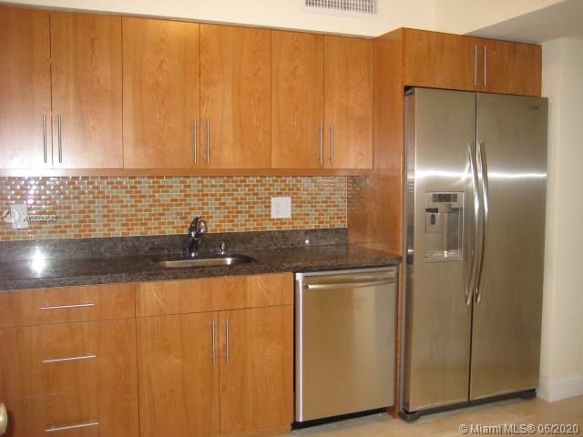 Building Photo - 9225 Collins Ave