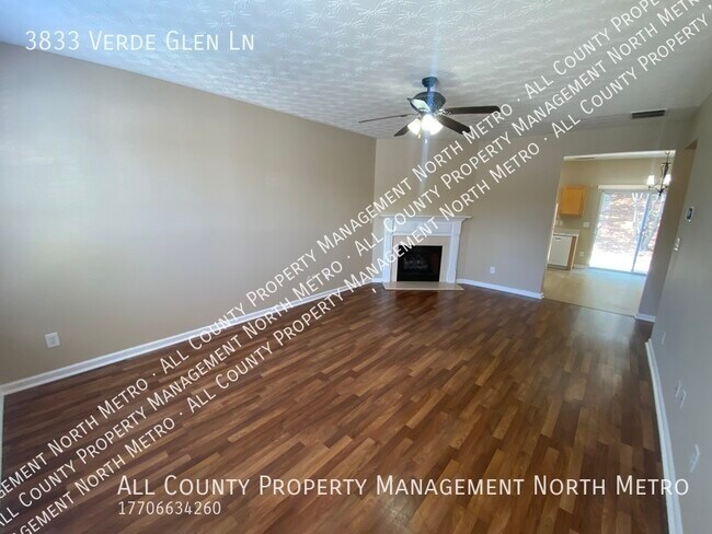 Foto del edificio - 4BR/2.5BA Townhome in Awesome Cumming Loca...