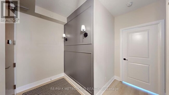 Building Photo - 4700 Hwy 7