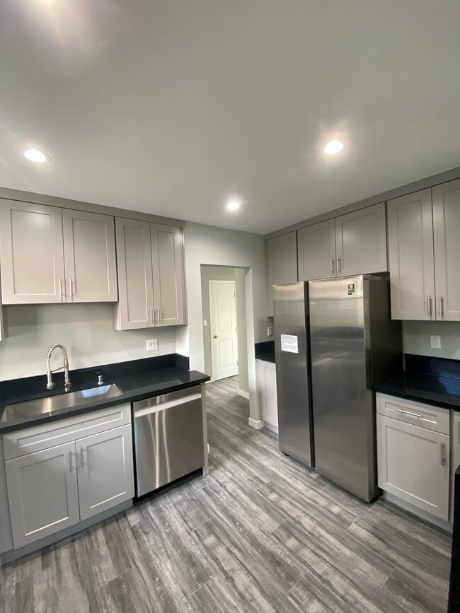 Cocina - 1709 Barry Ave