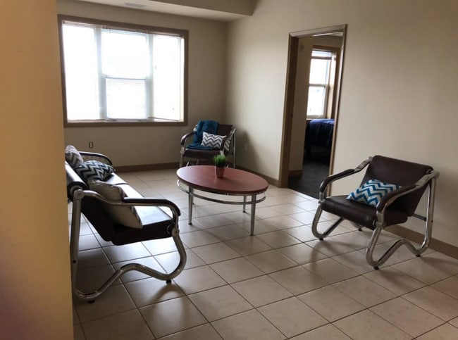 Building Photo - 271-271 Lester St