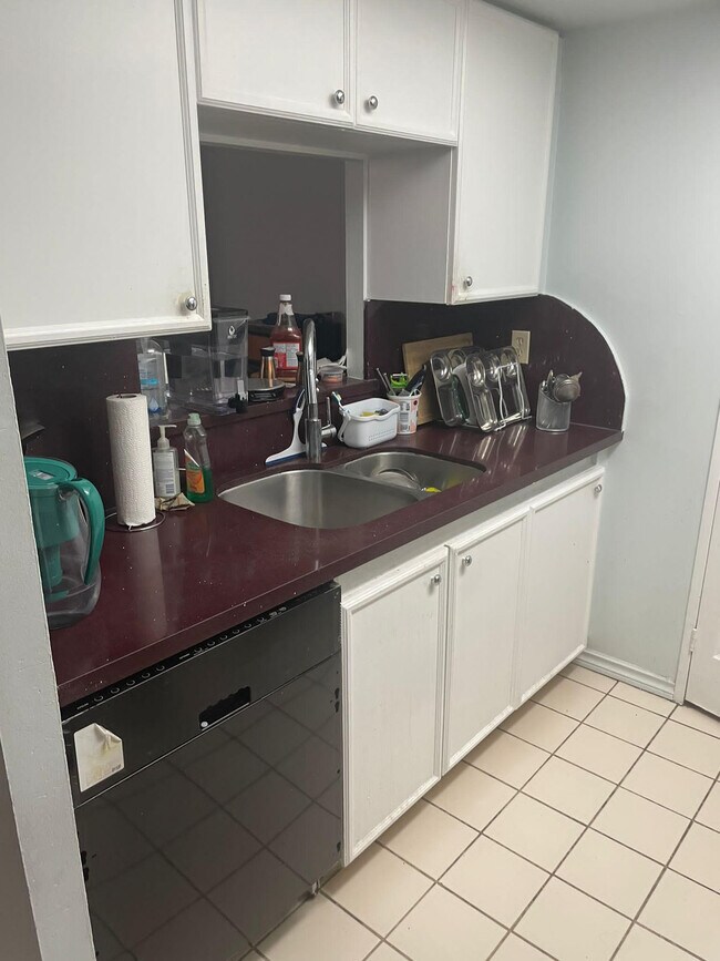 Photo du bâtiment - 285 Enfield Pl