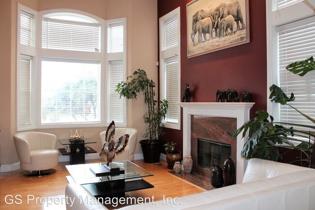 Foto del edificio - 6 br, 4 bath House - 1024 Cynthia Lane