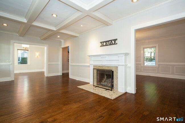 Building Photo - 309 Milbank Ave