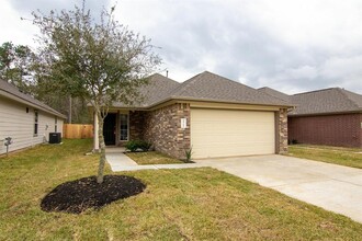 Building Photo - 3712 Alexus Dr