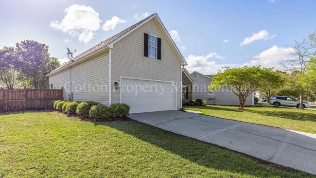 Building Photo - 1010 Winterberry Cir