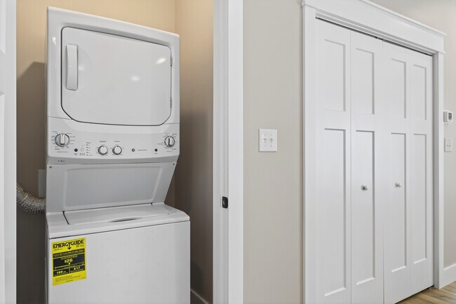 Foto del edificio - 1120 N College Ave, Bloomington, IN 47404