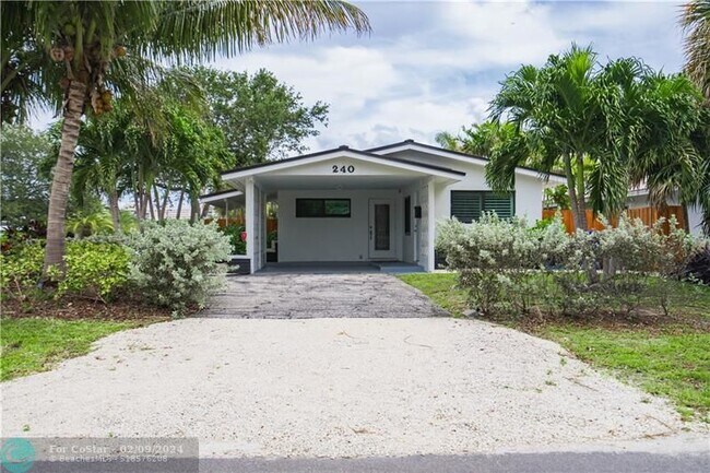 Foto del edificio - 240 NE 25th Ave