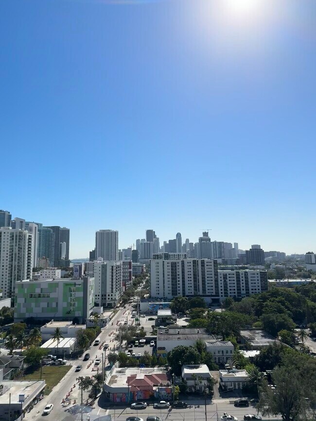 Foto del edificio - 341 NE 35th St