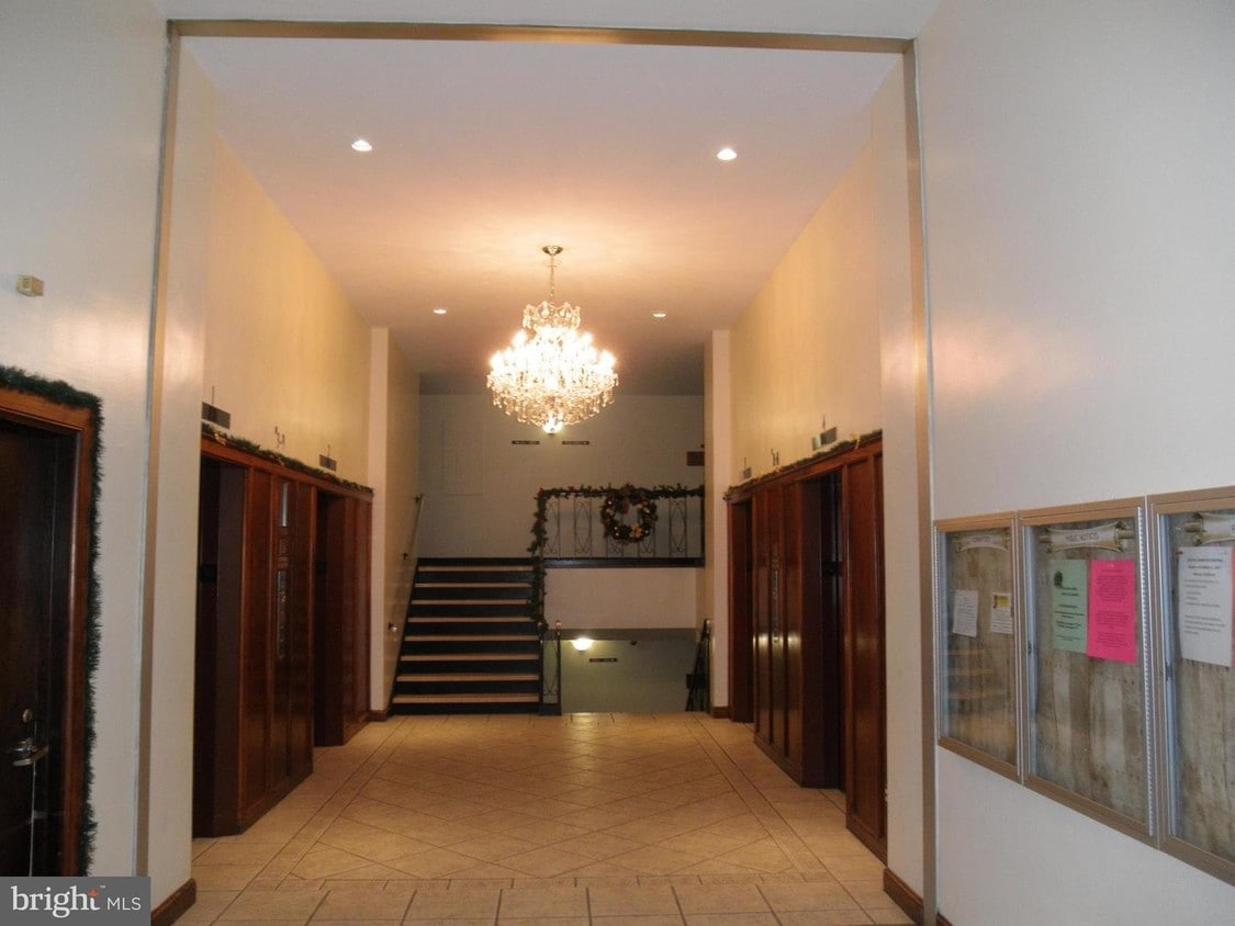 Primary Photo - 4600 Duke St