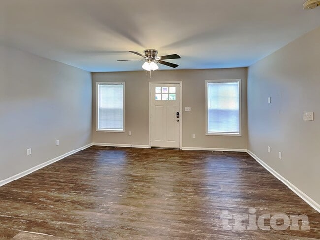 Building Photo - 1657 Lemming Dr SE