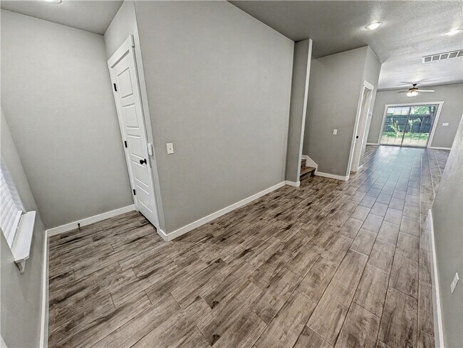 Foto del edificio - 396 N Torc Ln