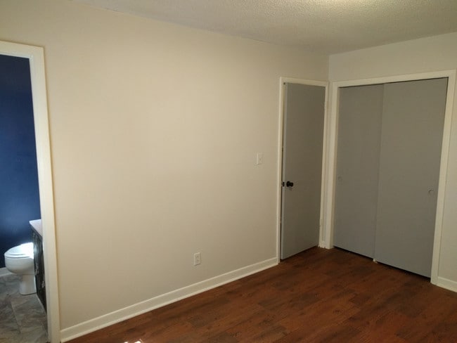 Building Photo - 363 Camelia