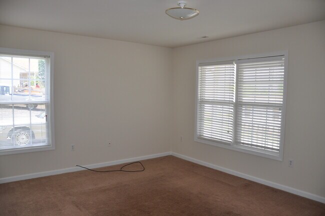 Foto del edificio - 3 Bedroom/2 Bath Rambler in Culpeper