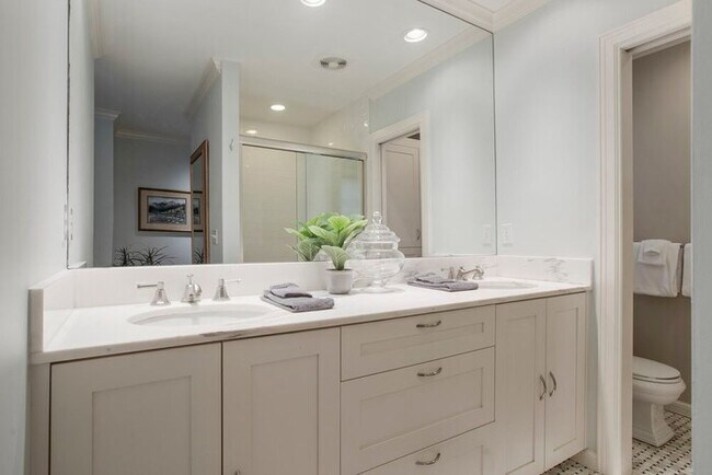 Foto del edificio - Blissful Brookside Abode- 3/2-Utica Sq/EXP...