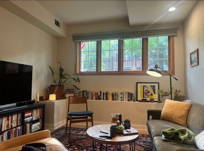 Foto del edificio - 1506 N Bosworth Ave