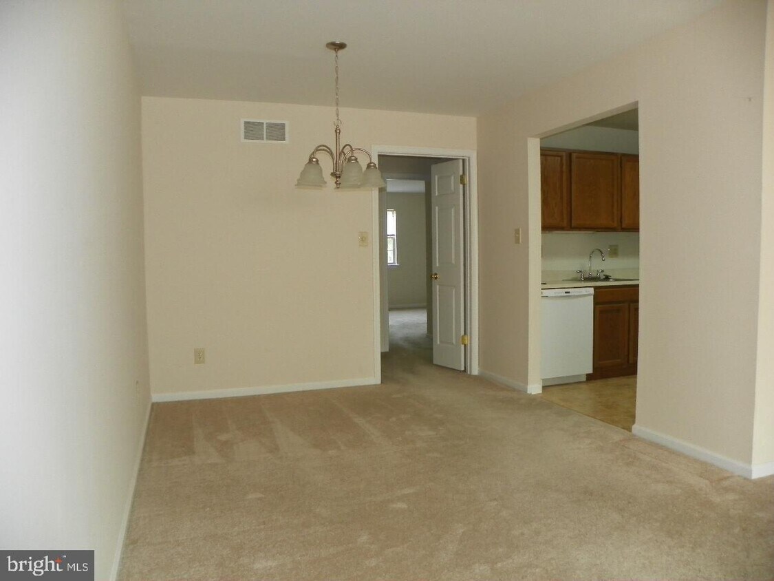 Foto principal - 44 S Lansdowne Ave