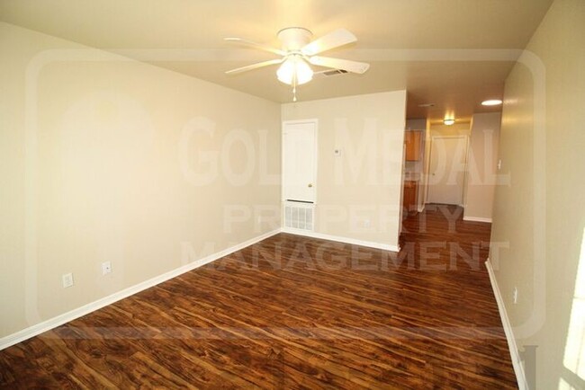 Foto del edificio - Discover comfort and convenience in this w...