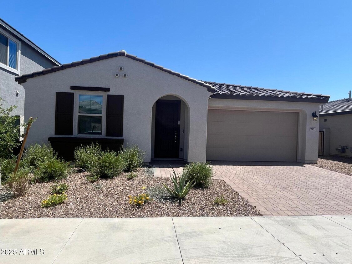 Foto principal - 9323 E Sector Dr