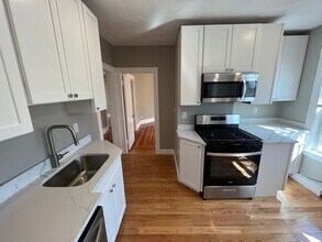 Building Photo - 2 Gilson Terrace