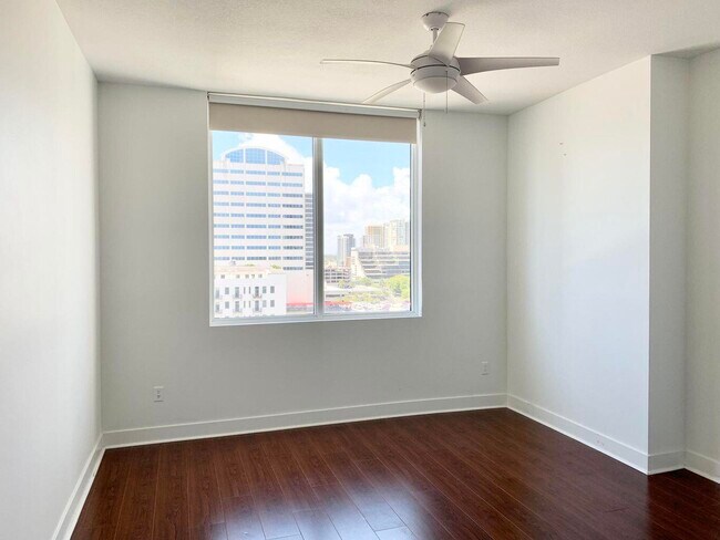 Foto del edificio - 315 NE 3rd Ave