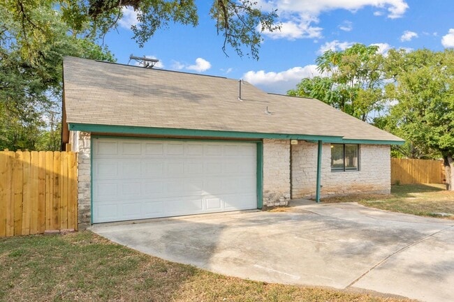 Foto del edificio - 1402 Oakmeadows Cove