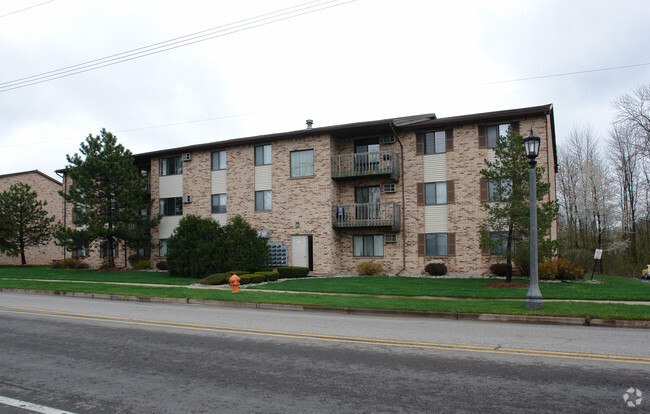 Building Photo - Crestwood Apartments