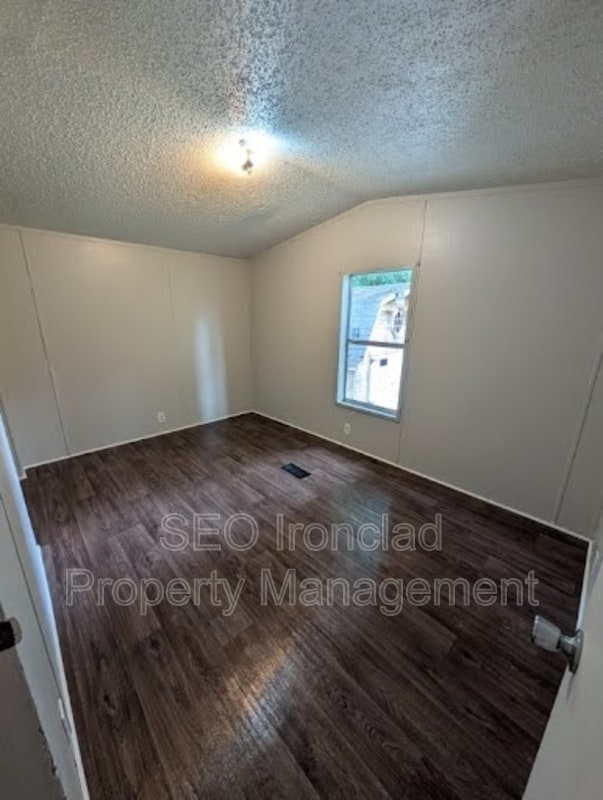 Building Photo - 515 Orme Ave
