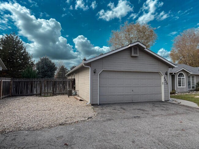 Foto del edificio - 2229 S Sumac St