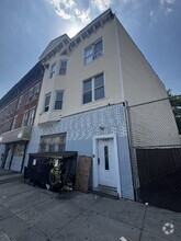 Building Photo - 565 Ocean Ave