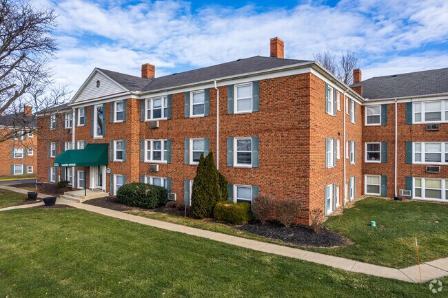 Foto del edificio - Forest Ridge Apartments