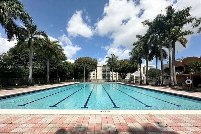 Foto del edificio - 9350 Fontainebleau Blvd
